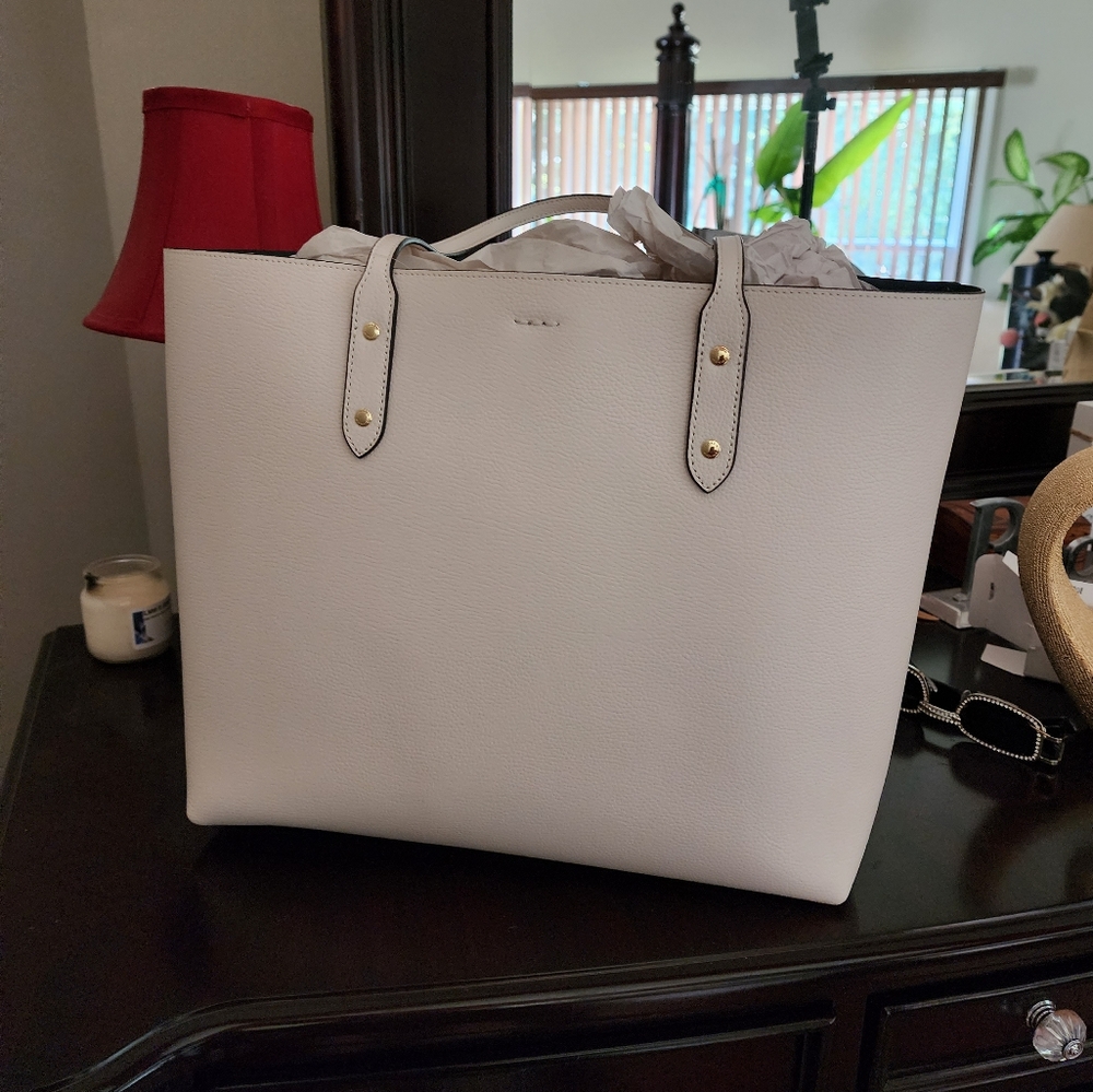 COACH Town Tote Large Leather Shoulder Bag Chalk